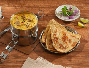 Kadhi Pakoda - PARATHA Meal