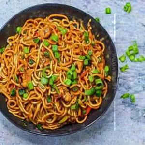 Schezwan Noodles Chicken