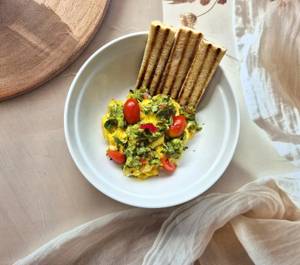 Scrambled Eggs With Gaucamole