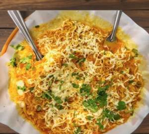 Cheese garlic maggi