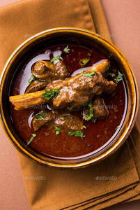 Meat Curry (4 Pcs/500 Gm- Served With 2pcs Indian Breads)