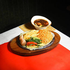 Chicken In Black Bean Chilli Sauce Sizzler