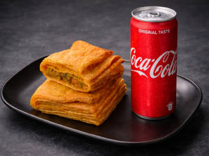 Hot N Crispy Veg Puff + Coke Can 330 ML