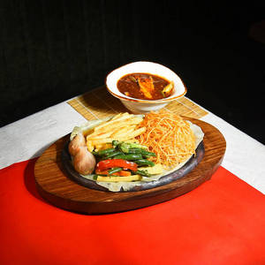 Grilled Chicken Supreme In Barbeque Sauce Sizzler
