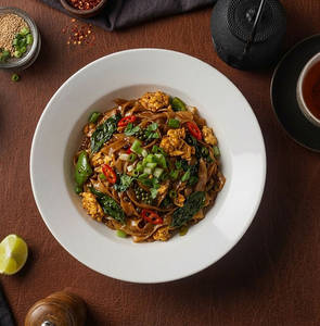 Drunken Noodles Egg