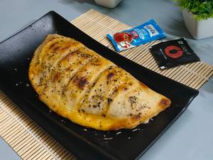 Veg Stuffed Cheese Bread