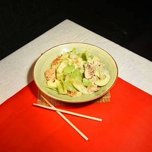 Grilled Chicken & Avocado Salad