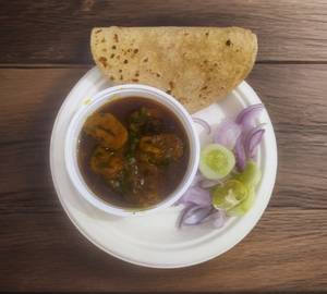 Masala Soya Chaap ,4 Roti with Salad
