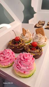Assorted Cupcakes Box (6 Pcs In A Box)