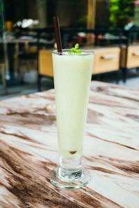 Litchi Milkshake