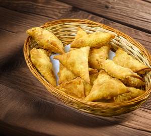 Onion Samosa 5Pcs