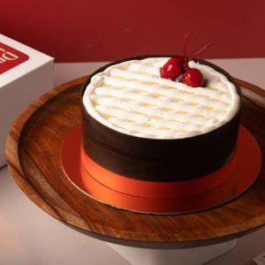 Classic Black Forest Cake 1/2 Kg