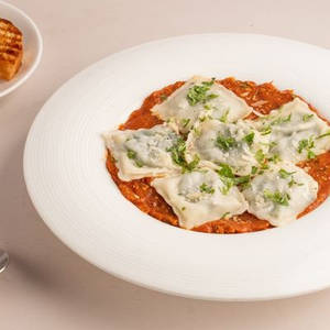 Veg Ravioli Red Sauce