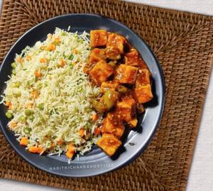 Veg Fried Rice And Chilli Paneer