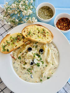 Pasta In White Sauce