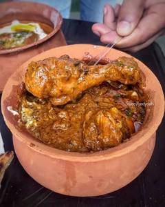 Desi Handi Chicken Bhuna