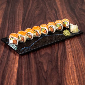 Flamed Salmon  8 Pcs