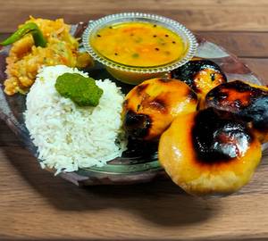 Sattu Litti [ 4Pcs] With Rice Dal
