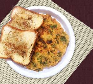 Besan Chilla [2 Pieces] With Bread [2 Pieces]