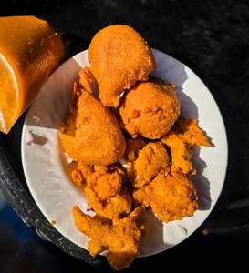 Aloo bada with pakodi