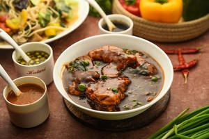 Sliced Fish In Chilli Oyester Basil Sauce
