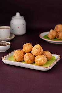 Mysore Bonda (2 Pc)