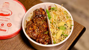 Egg Hakka Noodles + Chilli Chicken [Mf1]