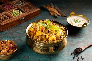 Paneer And Chole Ki Biryani