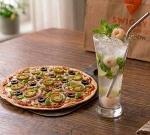 Pizza di sicllia and any mojito