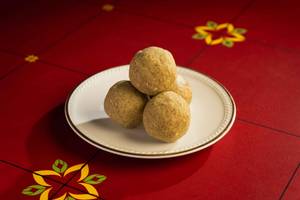 Pachai Payaru Laddu