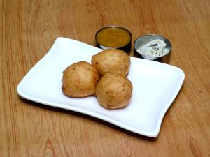 Medhu Bonda (3 Pcs)