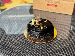 Choco chip Cake 650/-