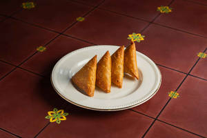 Onion Samosa(3 Pcs)