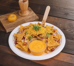 Veg Nachos With Salsa Dip