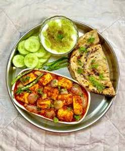 Paneer Pyaza + 2 Butter Naan + Veg Salad