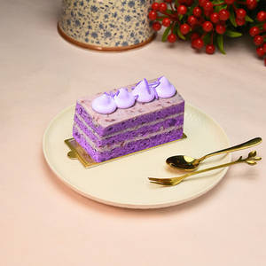 Berry Velvet Pastry