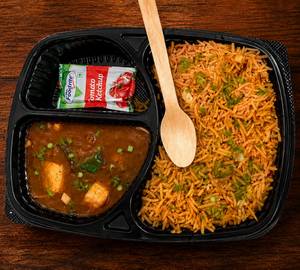 Chilly Paneer with Fried Rice
