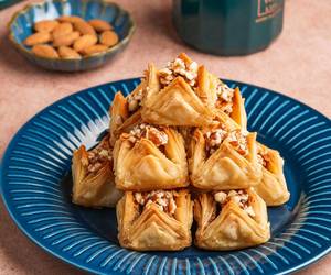 Almond Pyramid Baklava