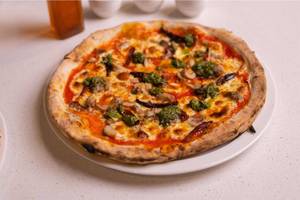 Pizza 6 - Chicken & Pesto (12 Inch) (Del)