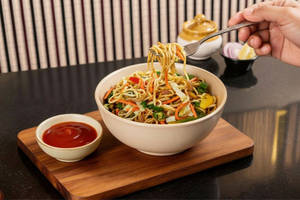 Veg Hakka Noodles