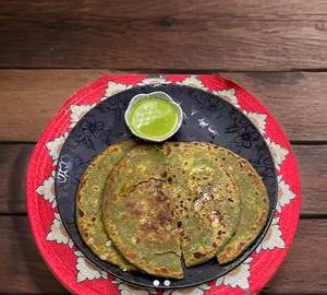Palak Paratha Per Piece