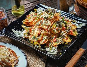 Loaded Nachos With Cheese