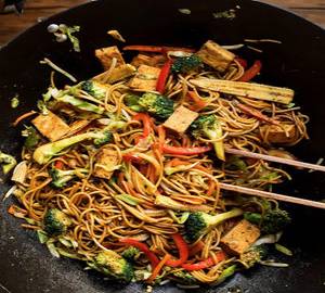 Veg hakka chow