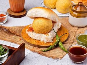 Vada Pav (1 Pieces)