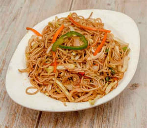 Veg Chowmein / Vegetable Noodles (full Plate)