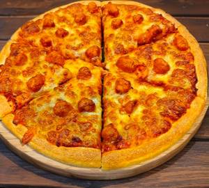 Chicken Alfredo Pizza + 250 Ml Thumsup