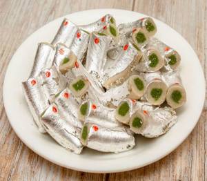 Kaju Pista Roll