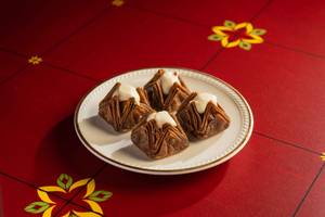 Chocolate Pyramid Baklava