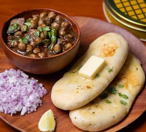 Butter Chole Kulche