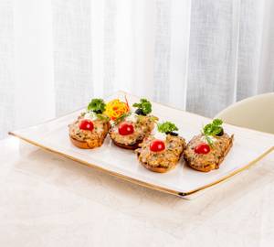 Creamy Mushroom Crostini